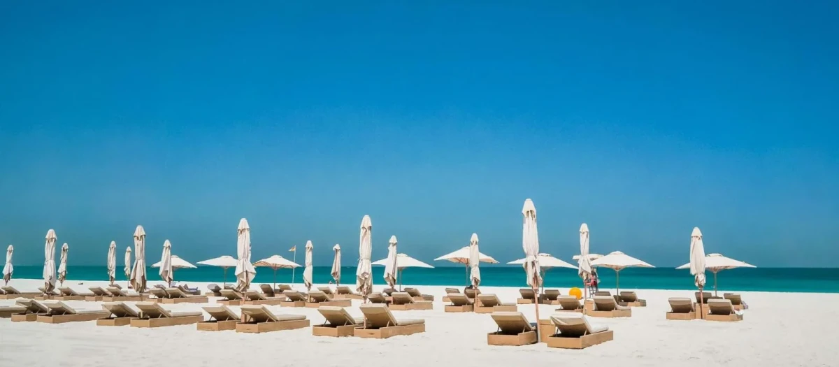 Lamer Dubai: A Luxurious Beach with Exciting Activities and Easy Access