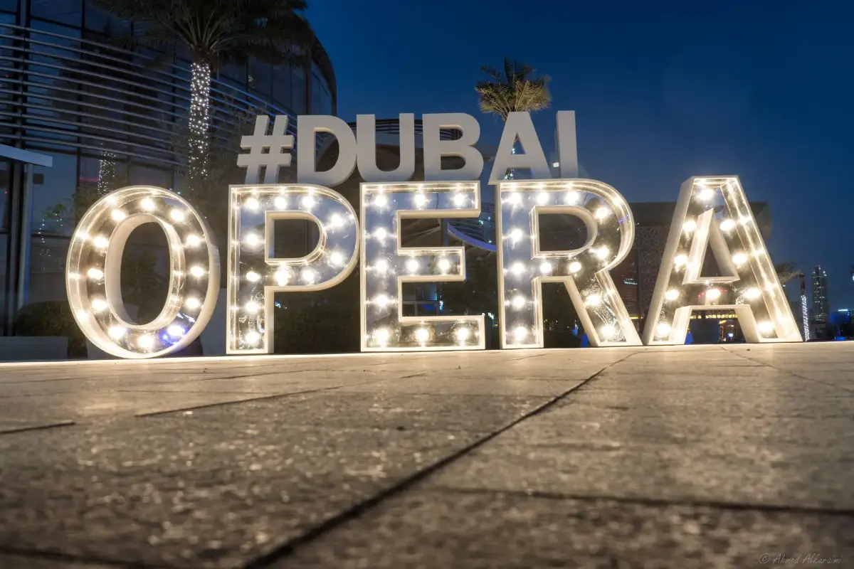 Der genaue Standort und die vollständige Adresse der Oper in Dubai